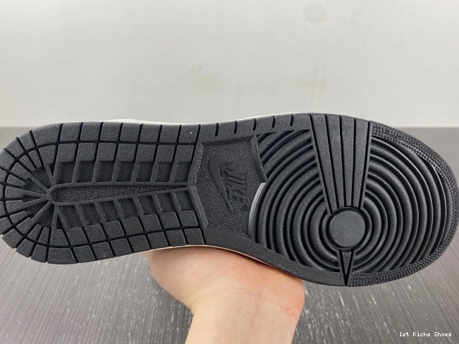 1 770 Retro Popular BQ4422- 85 Jordan Black White (2023) High 1219